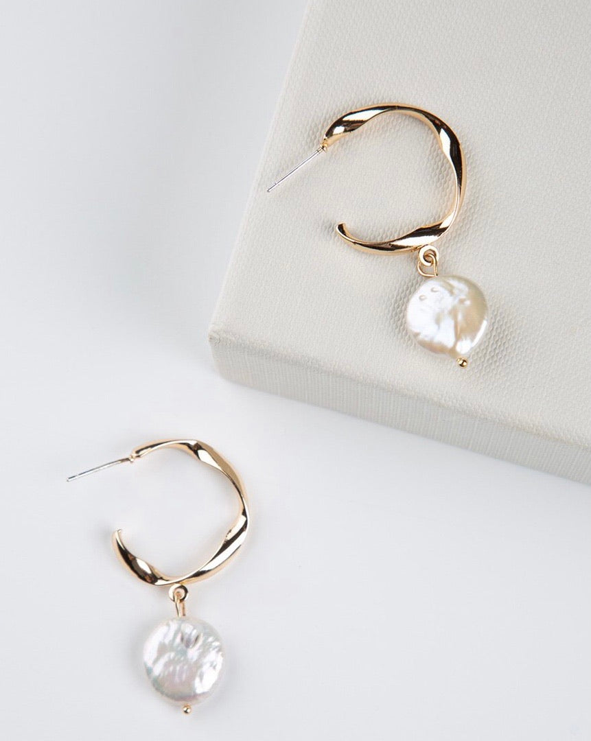 Fresh Pearl Twisted Hoop Earrings