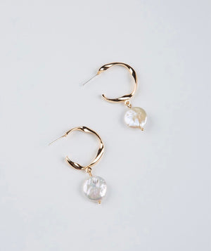 Fresh Pearl Twisted Hoop Earrings